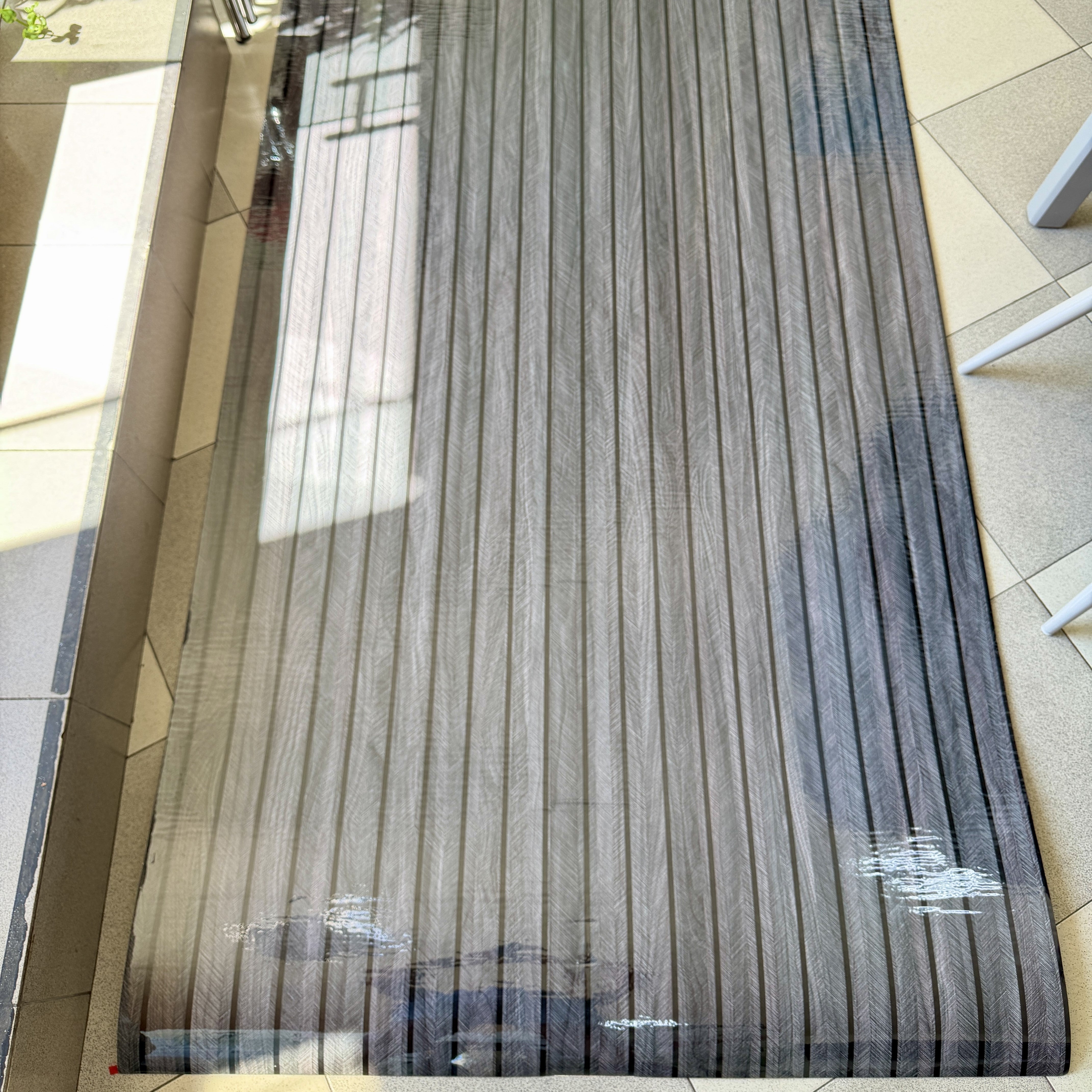 Декоративно самозалепващо фолио – Graphite Wood Slats, графитено дърво с ламелен ефект (120×300 см)